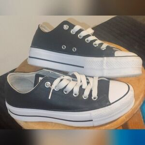 Platform Black Leather Converse Size 7 Women